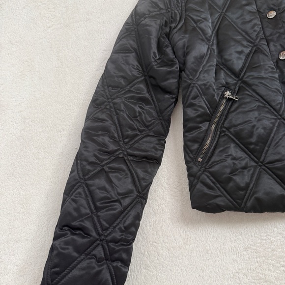 Guess Quilted Cropped Jacket Size M Black Snap Front Puffer Coat Moto ZipPockets - Picture 3 of 16